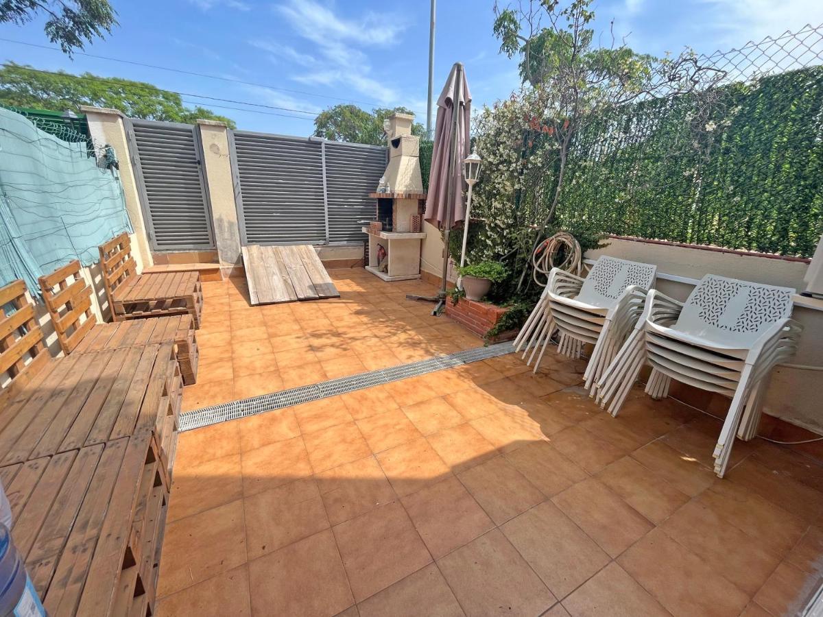 קמברילס Casa En Vilafortuny Con Barbacoa Piscina Comunitaria מראה חיצוני תמונה